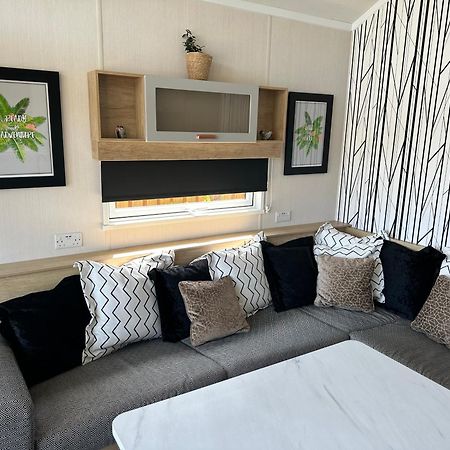 The Pods At Haulfryn Caravan Park Whitford Exteriör bild