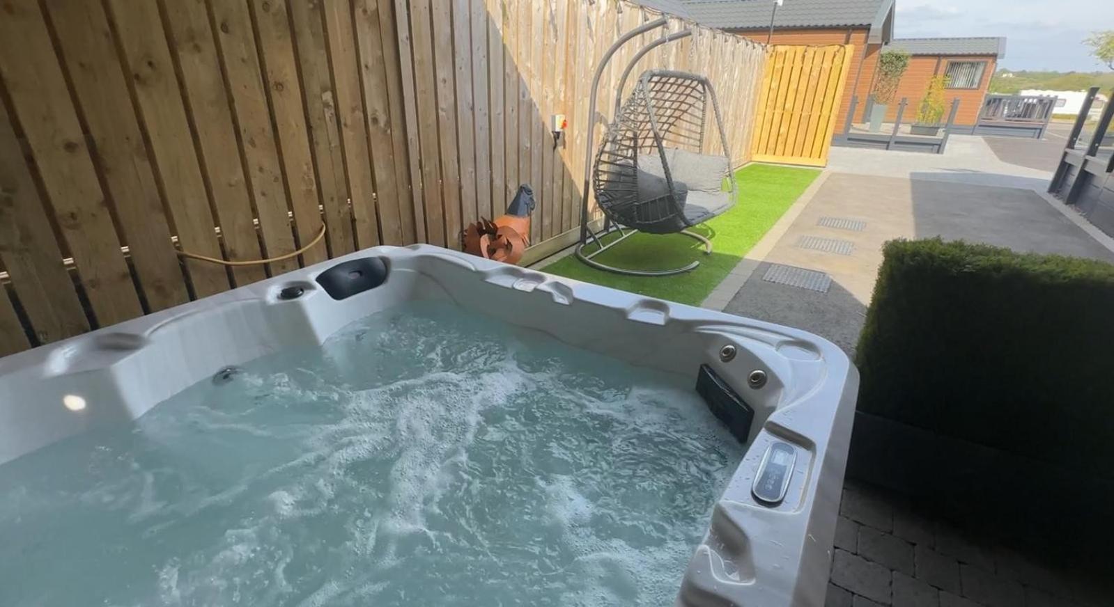 The Pods At Haulfryn Caravan Park Whitford Exteriör bild