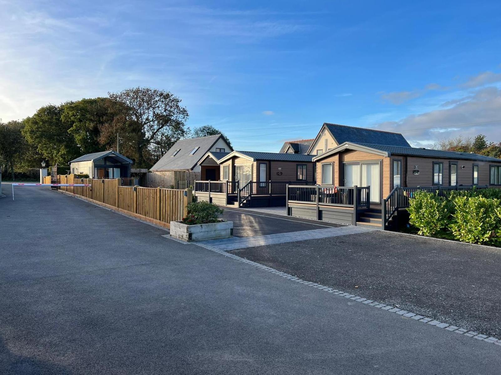 The Pods At Haulfryn Caravan Park Whitford Exteriör bild